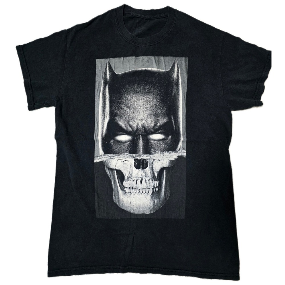 Batman Graphic T Shirt Black Skull Superhero DC Comics Movie Tee‎ SM(C)